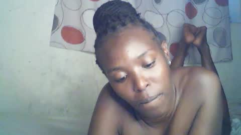 Snapshot of ebony_phoenix12 chatting on 10-10-25, 01:10 ebony_phoenix12 online show from 10-10-25, 01:10