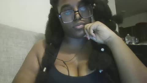 Snapshot of ebonybigtitqueen1 chatting on 10-17-25, 01:53 ebonybigtitqueen1 online show from 10-17-25, 01:53