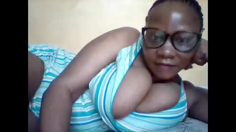 Snapshot of ebonybussy chatting on 06-09-26, 07:42 MAMITO online show from 06-09-26, 07:42
