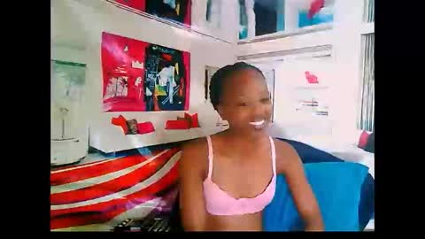 Snapshot of ebonycreamy69 chatting on 12-19-24, 06:01 Nova online show from 12-19-24, 06:01