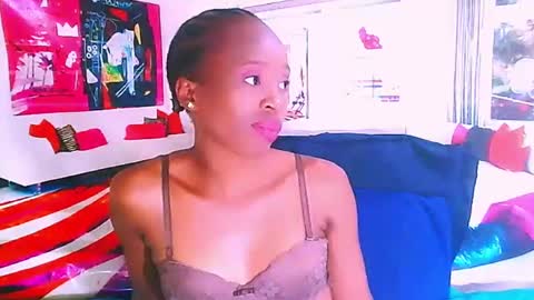 Snapshot of ebonycreamy69 chatting on 01-10-25, 12:36 Nova online show from 01-10-25, 12:36