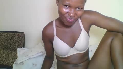 Snapshot of ebonycutegal1996 chatting on 11-17-25, 03:40 TRIZER online show from 11-17-25, 03:40