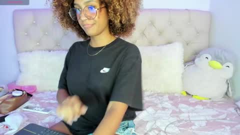 Queen Ebony online show from 02-10-25, 03:35