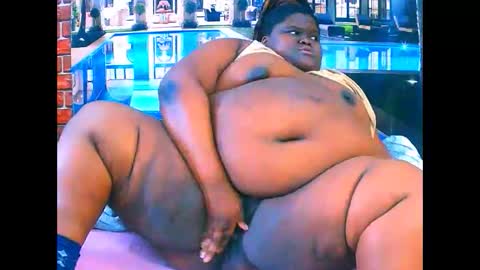 ebonyhotbuns4u2luv online show from 04-29-26, 06:50