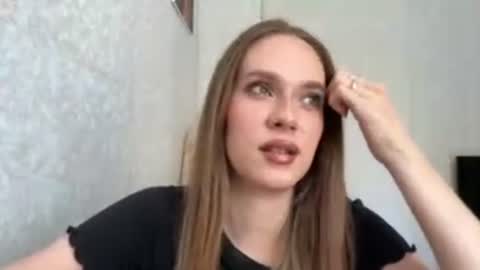 Lily online show from 06-17-26, 06:49