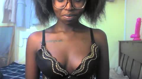Ebonymuse2 online show from 05-10-26, 06:24