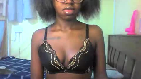 Ebonymuse2 online show from 05-12-26, 10:01