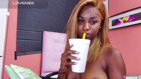 Snapshot of ebonyndsavage chatting on 02-01-25, 12:51 ebonyndsavage online show from 02-01-25, 12:51
