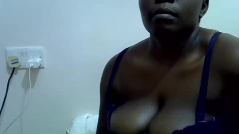 ebonytiffany online show from 01-22-25, 11:43