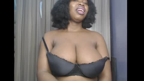 Snapshot of ebonyx_dripqueen chatting on 03-28-26, 06:35 Loveth online show from 03-28-26, 06:35