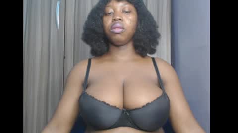 Snapshot of ebonyx_dripqueen chatting on 03-30-26, 06:36 Loveth online show from 03-30-26, 06:36