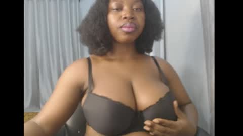 Snapshot of ebonyx_dripqueen chatting on 04-01-26, 06:14 Loveth online show from 04-01-26, 06:14