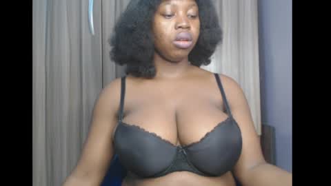 Snapshot of ebonyx_dripqueen chatting on 04-09-26, 07:03 Loveth online show from 04-09-26, 07:03