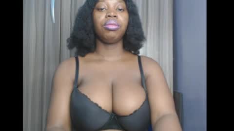 Snapshot of ebonyx_dripqueen chatting on 04-11-26, 06:18 Loveth online show from 04-11-26, 06:18