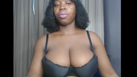Snapshot of ebonyx_dripqueen chatting on 04-16-26, 07:31 Loveth online show from 04-16-26, 07:31
