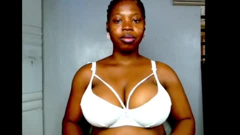 Snapshot of ebonyx_dripqueen chatting on 05-22-26, 06:42 Loveth online show from 05-22-26, 06:42