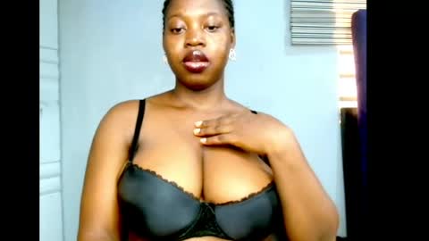 Snapshot of ebonyx_dripqueen chatting on 05-24-26, 06:40 Loveth online show from 05-24-26, 06:40