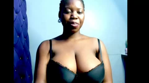 Snapshot of ebonyx_dripqueen chatting on 05-24-26, 08:03 Loveth online show from 05-24-26, 08:03