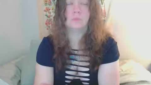 Snapshot of echosol17 chatting on 04-21-26, 04:45 Weird Echo online show from 04-21-26, 04:45