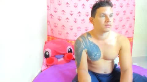 Snapshot of eclipseandflame chatting on 10-22-25, 02:28 online show from 10-22-25, 02:28