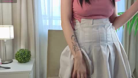 Snapshot of edaemily chatting on 10-14-25, 04:24 Summer online show from 10-14-25, 04:24