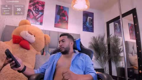 edahi1386 online show from 12-15-25, 04:44