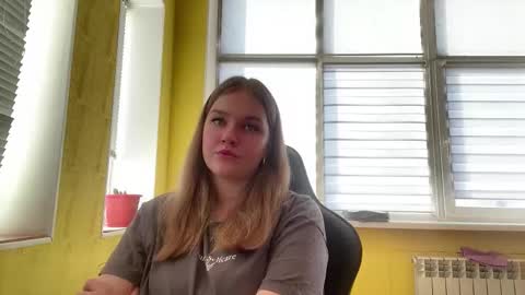 Mia online show from 02-27-26, 11:54