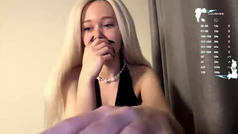 Mia online show from 03-24-26, 04:12