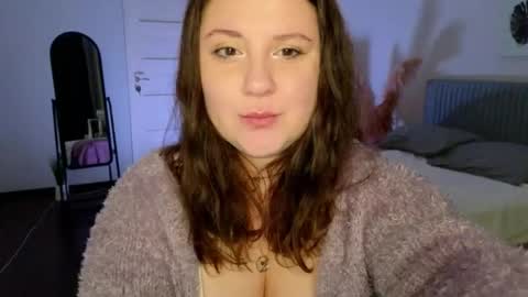 Snapshot of edalyn_af chatting on 09-27-25, 07:08 online show from 09-27-25, 07:08