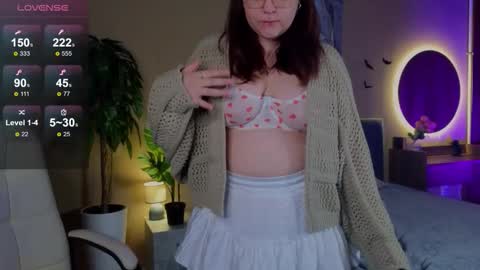 Snapshot of edalyn_af chatting on 11-18-25, 06:51 online show from 11-18-25, 06:51