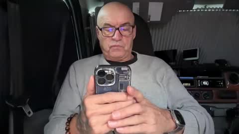 eddelmar online show from 12-19-25, 02:02