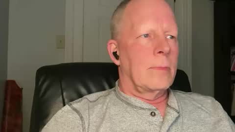 Eddy online show from 12-18-25, 02:39