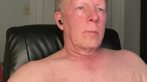 Snapshot of eddygl1968 chatting on 02-10-26, 02:48 Eddy online show from 02-10-26, 02:48
