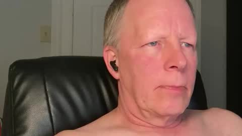 Snapshot of eddygl1968 chatting on 02-14-26, 04:09 Eddy online show from 02-14-26, 04:09