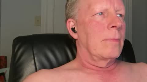 Snapshot of eddygl1968 chatting on 02-17-26, 03:25 Eddy online show from 02-17-26, 03:25