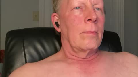 Snapshot of eddygl1968 chatting on 03-23-26, 01:31 Eddy online show from 03-23-26, 01:31