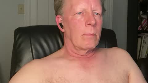 Snapshot of eddygl1968 chatting on 04-17-26, 02:36 Eddy online show from 04-17-26, 02:36