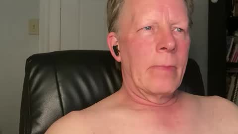 Snapshot of eddygl1968 chatting on 04-18-26, 02:59 Eddy online show from 04-18-26, 02:59