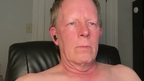 Snapshot of eddygl1968 chatting on 04-22-26, 02:36 Eddy online show from 04-22-26, 02:36