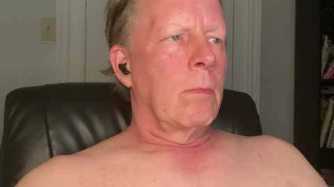 Snapshot of eddygl1968 chatting on 06-23-26, 01:47 Eddy online show from 06-23-26, 01:47