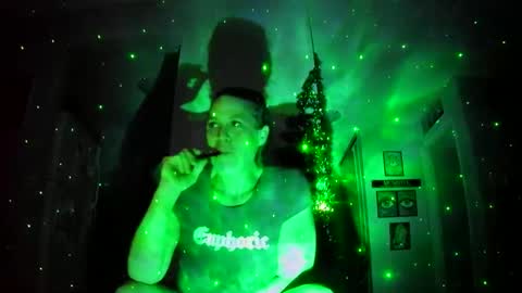 Snapshot of edgeofinsanity13 chatting on 12-06-24, 01:29 Angel online show from 12-06-24, 01:29