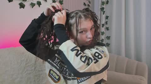 Lisa  online show from 01-16-25, 11:37