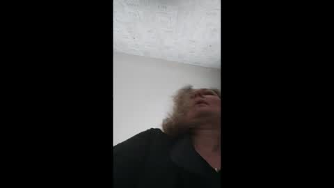 Snapshot of edithmanning chatting on 05-17-26, 05:16 edithmanning online show from 05-17-26, 05:16