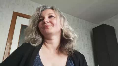 Snapshot of edithmanning chatting on 06-02-26, 07:43 edithmanning online show from 06-02-26, 07:43