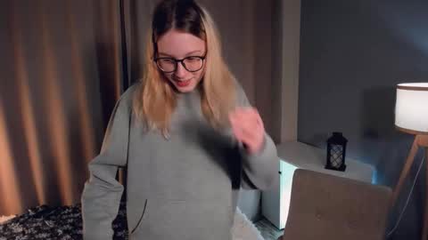 Nikki online show from 01-19-26, 01:09