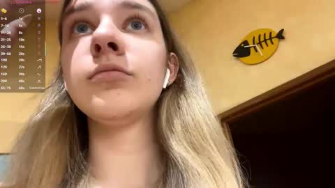 Snapshot of edlinhazleton chatting on 09-21-25, 04:41 Dana online show from 09-21-25, 04:41