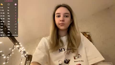 Snapshot of edlinhazleton chatting on 10-01-25, 03:51 Dana online show from 10-01-25, 03:51