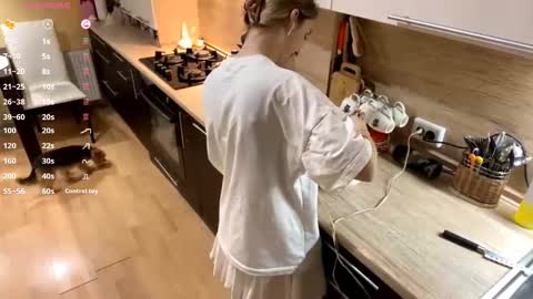 Snapshot of edlinhazleton chatting on 10-28-25, 07:16 Dana online show from 10-28-25, 07:16