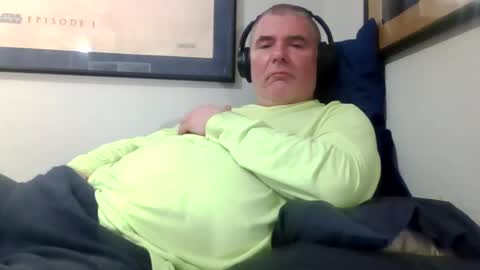 Snapshot of edmondwherever chatting on 10-23-25, 02:44 EdmondWherever online show from 10-23-25, 02:44