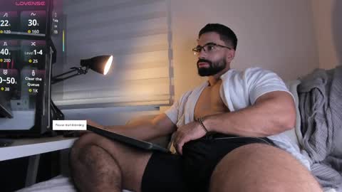 Snapshot of edrick_walton chatting on 05-13-26, 12:02 edrick online show from 05-13-26, 12:02